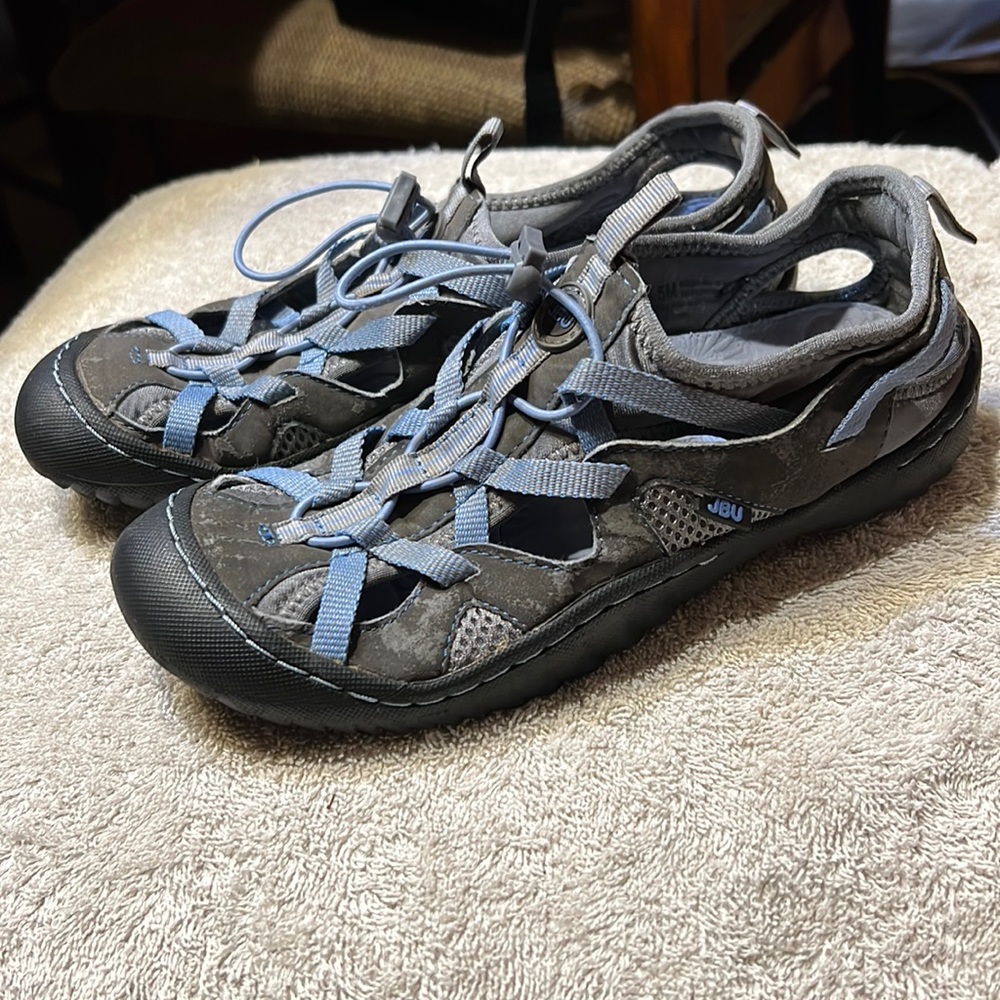 JB you sandals size 6.5.